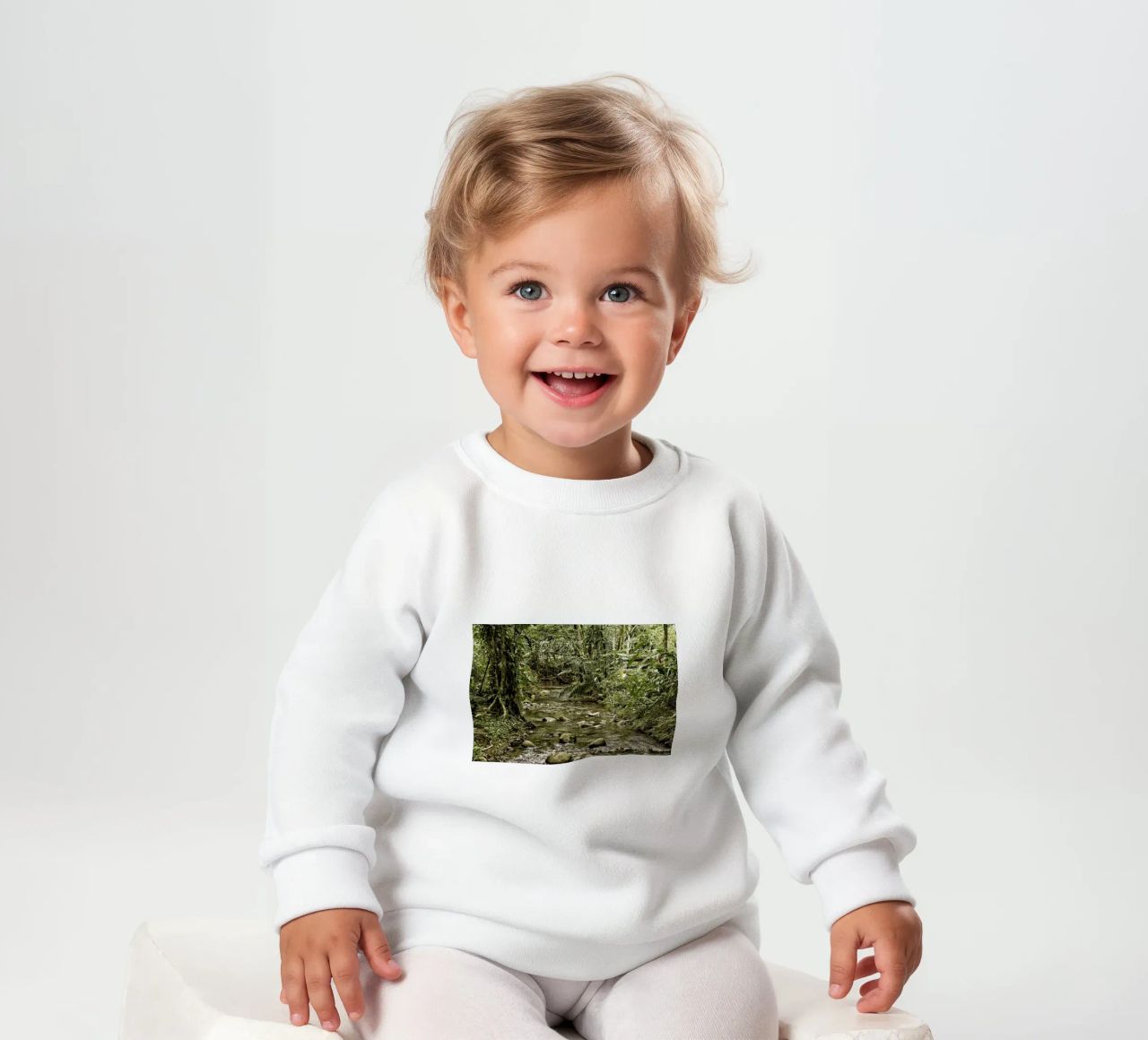 Jungle Stream – A Serene Oasis in the Wilderness felpa neonato da Curious Collections by Marielle Leenders
