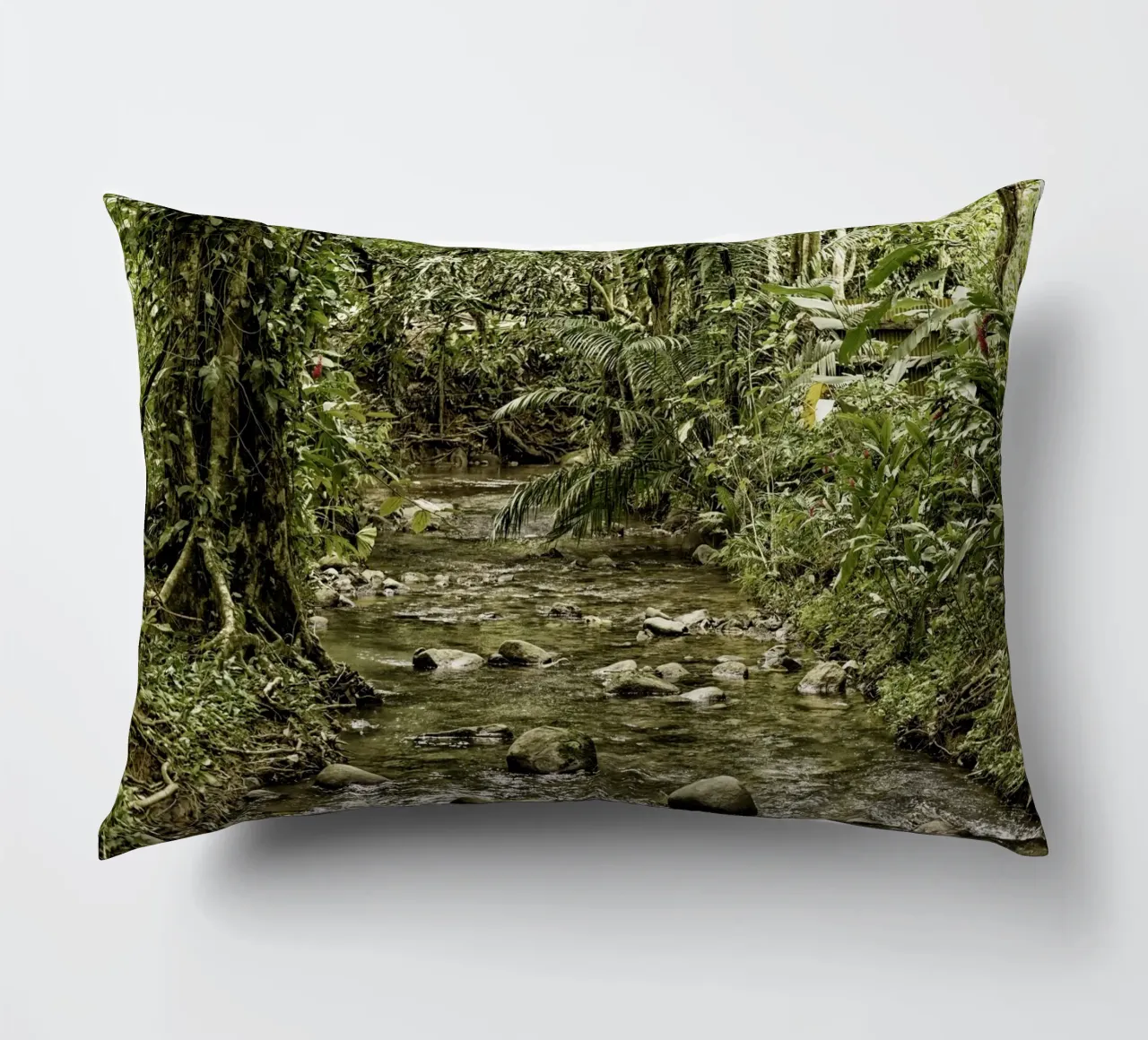 Jungle Stream – A Serene Oasis in the Wilderness Kissen von Curious Collections by Marielle Leenders