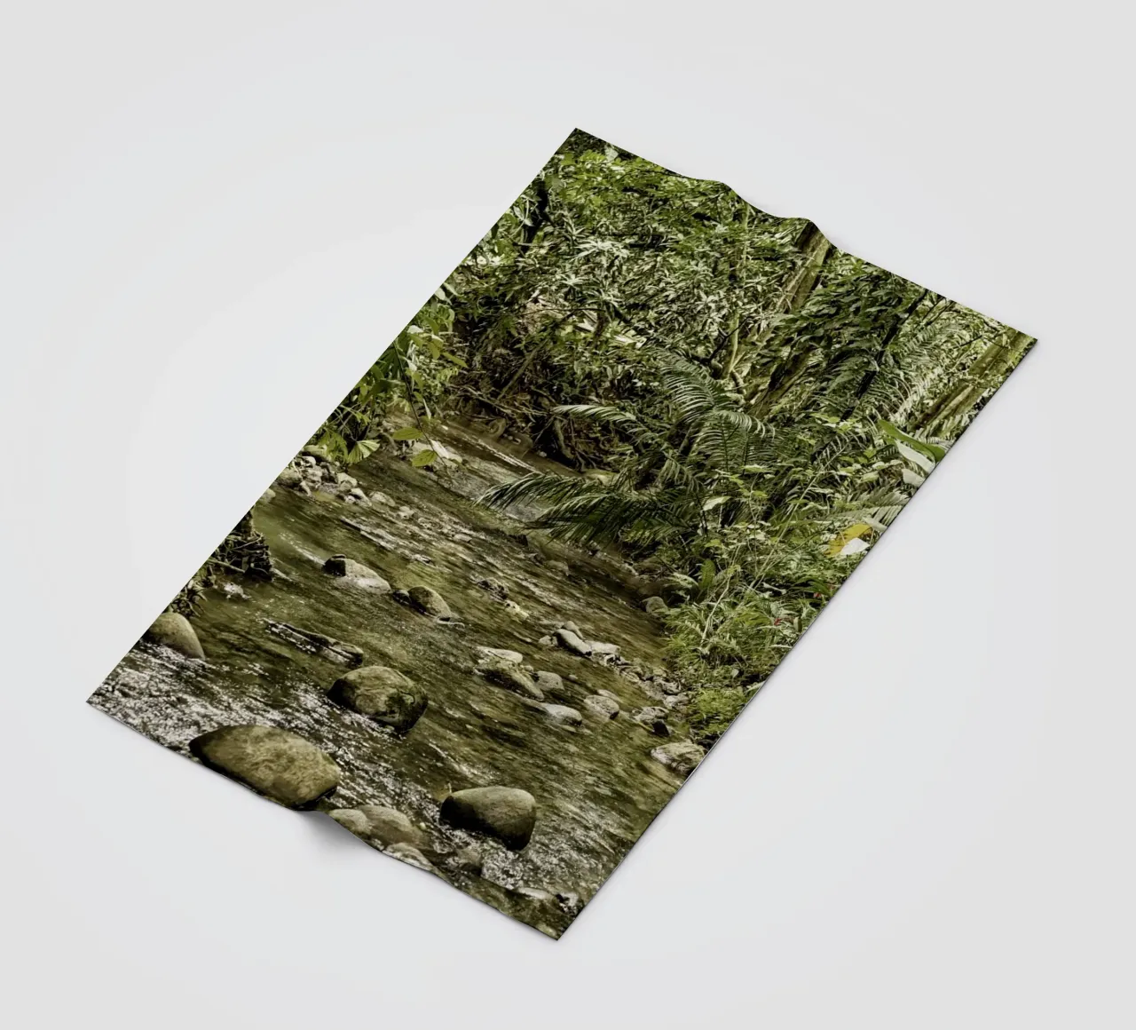 Jungle Stream – A Serene Oasis in the Wilderness coperta in pile da Curious Collections by Marielle Leenders