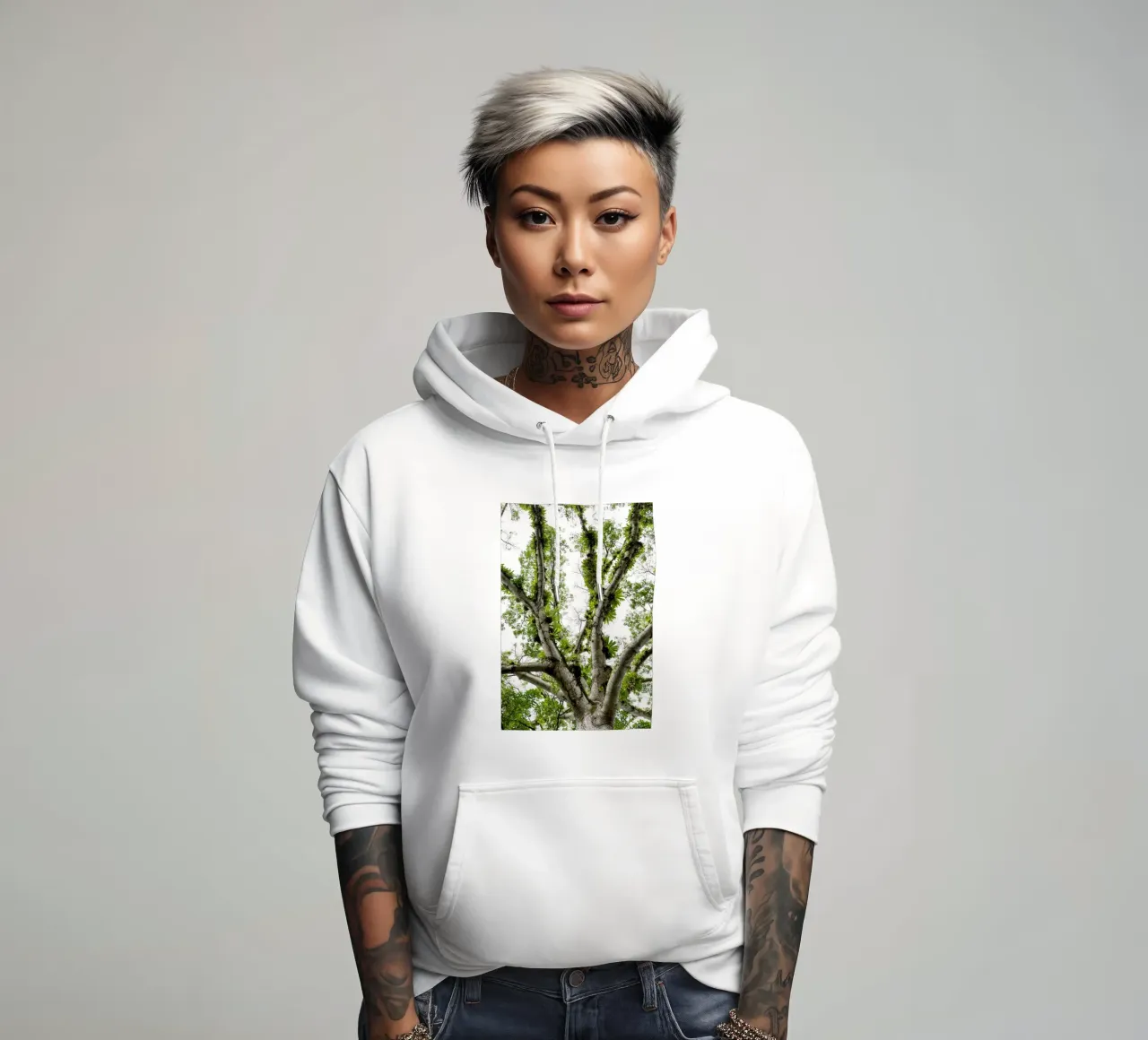Underneath a Tropical Tree – A Canopy of Nature's Wonders felpa con cappuccio da Curious Collections by Marielle Leenders