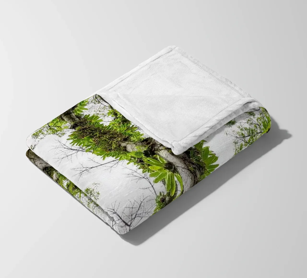 Underneath a Tropical Tree – A Canopy of Nature's Wonders coperta in pile da Curious Collections by Marielle Leenders