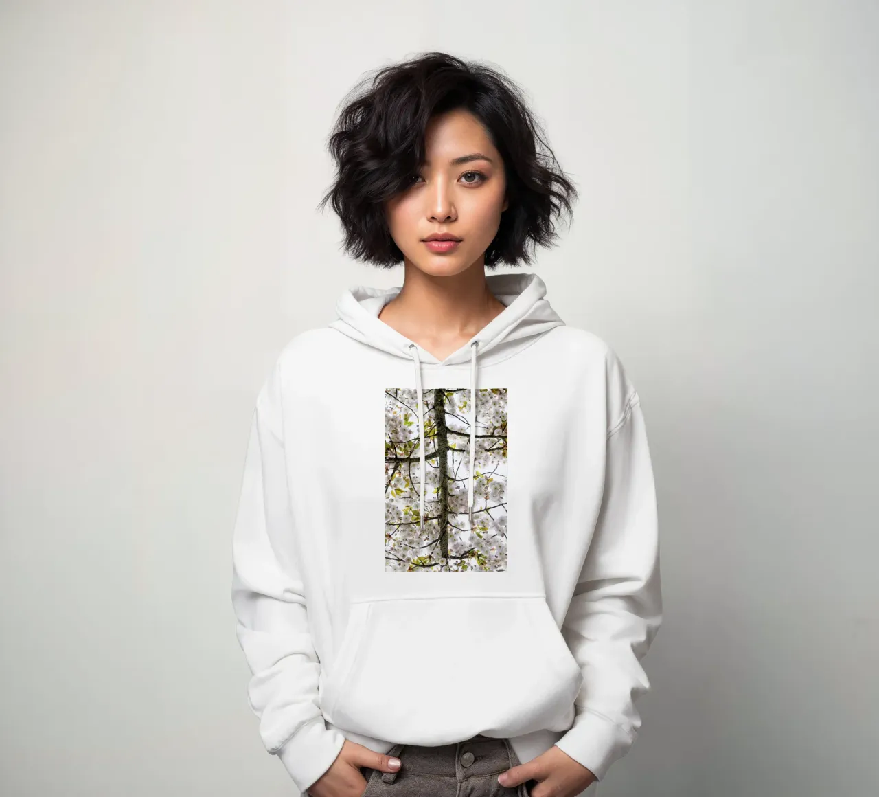 Underneath a Blossoming Tree felpa con cappuccio da Curious Collections by Marielle Leenders