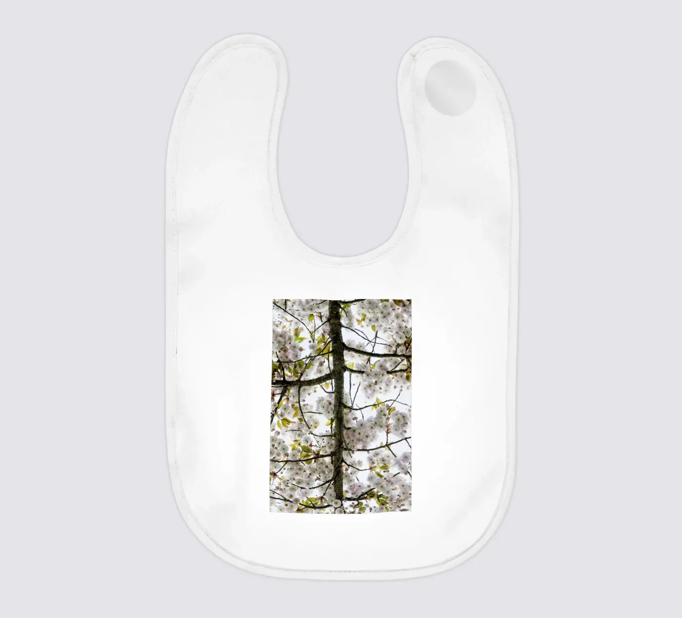 Underneath a Blossoming Tree bavaglino da Curious Collections by Marielle Leenders