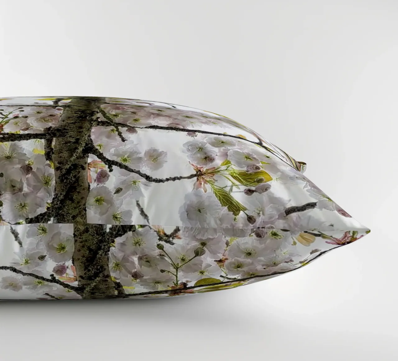 Underneath a Blossoming Tree cuscino da Curious Collections by Marielle Leenders