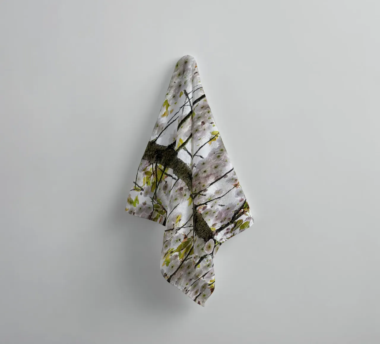 Underneath a Blossoming Tree toalla de baño de Curious Collections by Marielle Leenders