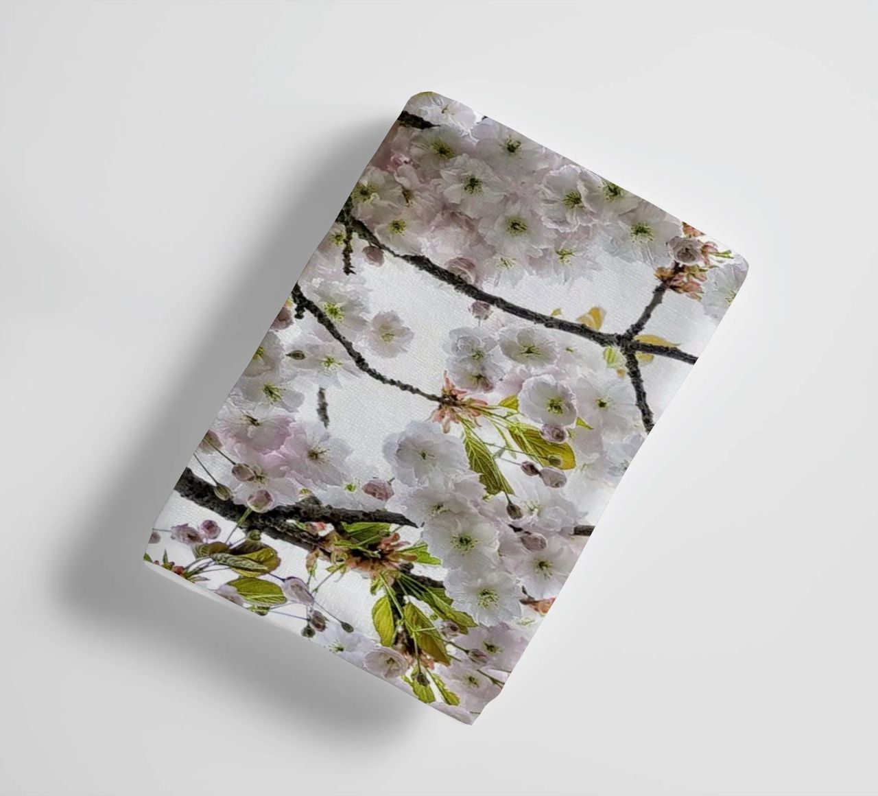 Underneath a Blossoming Tree asciugamano da bagno da Curious Collections by Marielle Leenders