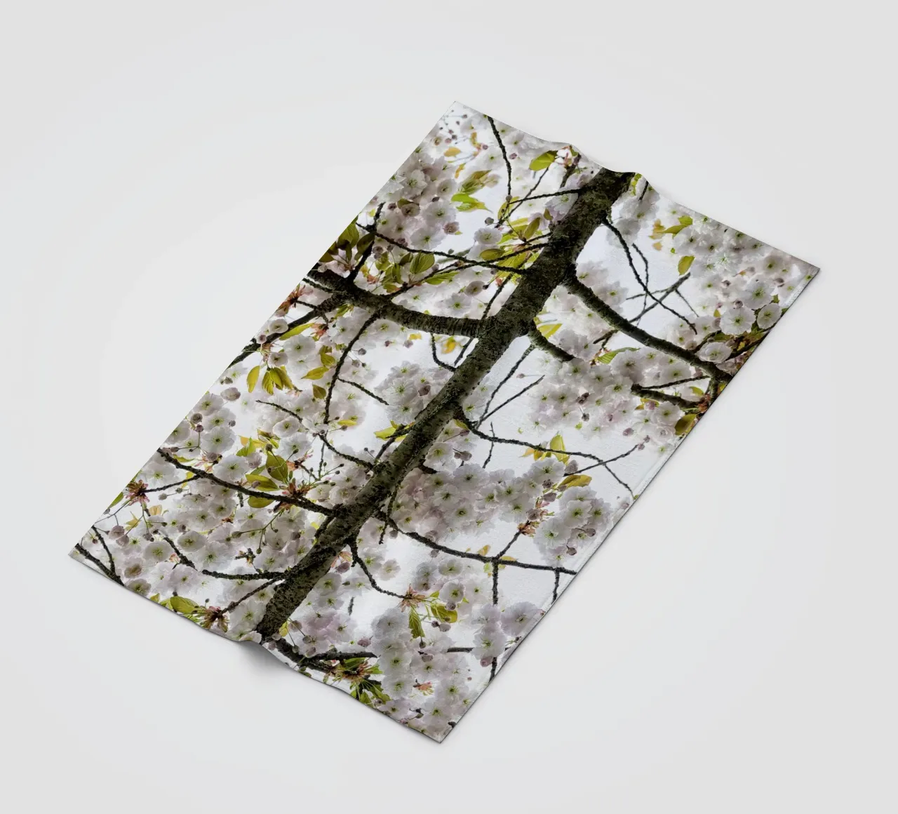 Underneath a Blossoming Tree coperta in pile da Curious Collections by Marielle Leenders