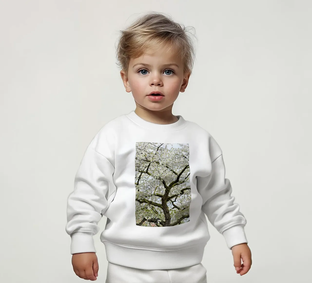 Tree with White Blossoms – A Peaceful Springtime Haven felpa neonato da Curious Collections by Marielle Leenders