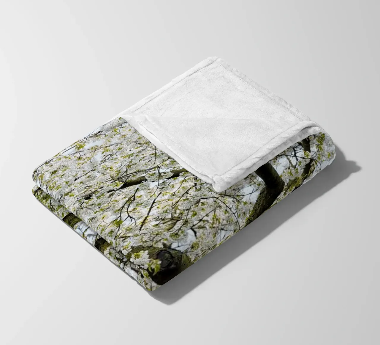 Tree with White Blossoms – A Peaceful Springtime Haven coperta in pile da Curious Collections by Marielle Leenders