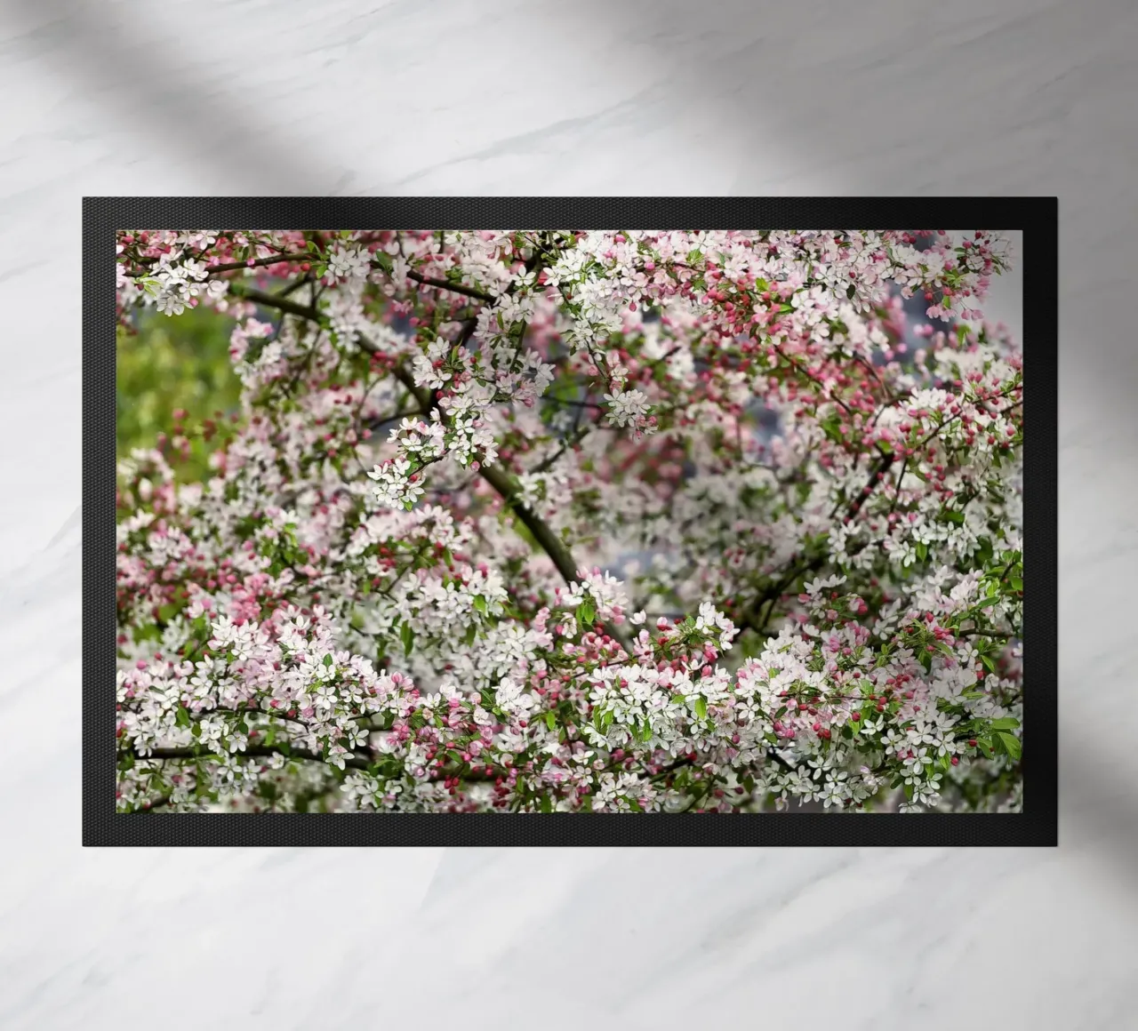Delicate Blossoms – The Beauty of Soft Spring Blooms zerbino da Curious Collections by Marielle Leenders
