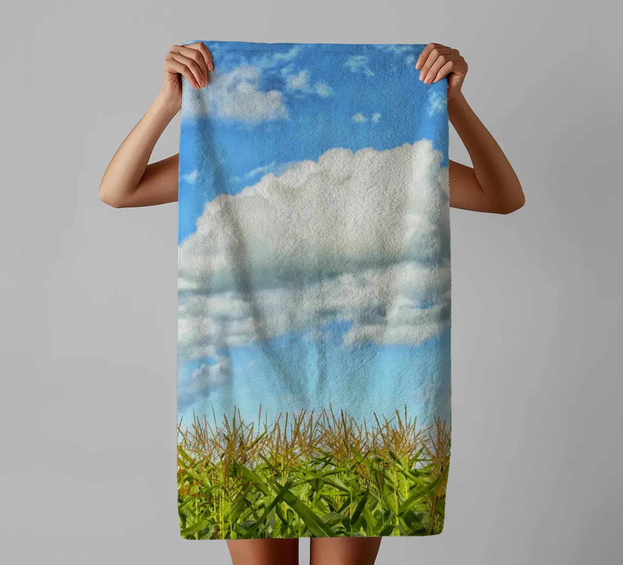 Cornfield Dreams – Where Earth Meets Sky asciugamano da bagno da Curious Collections by Marielle Leenders