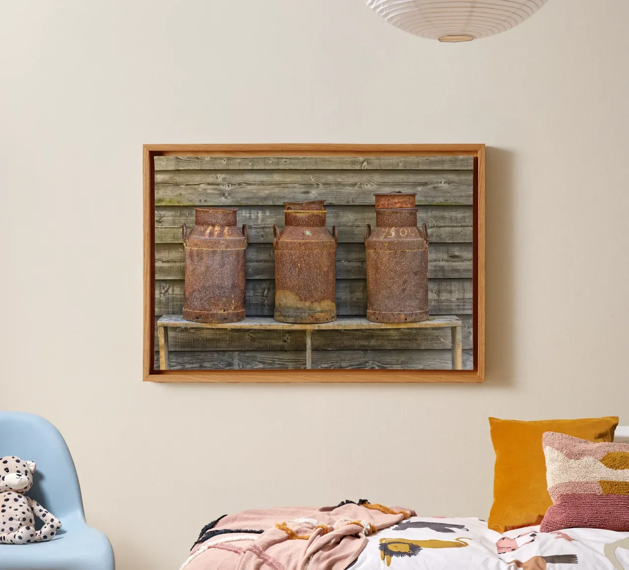 Vintage Farm Charm - Three Rusty Milk Cans in a Row tela da Curious Collections by Marielle Leenders
