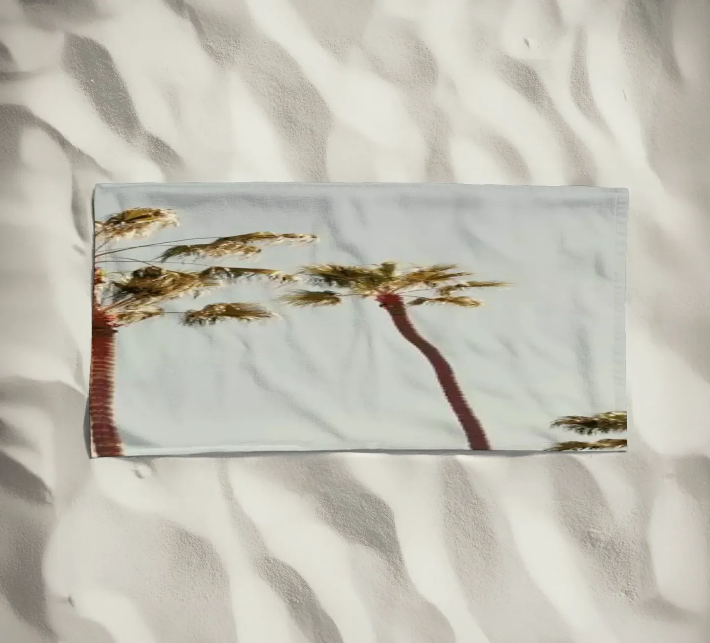 Palms Strandtuch von Catherine McDonald