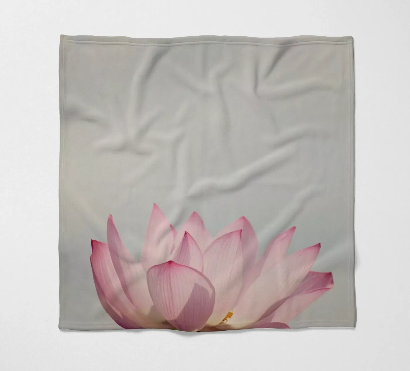Lotus Fleecedecke von Catherine McDonald
