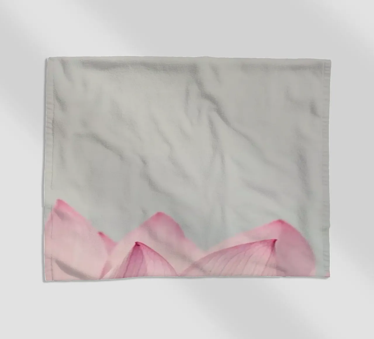 Lotus telo mare da Catherine McDonald