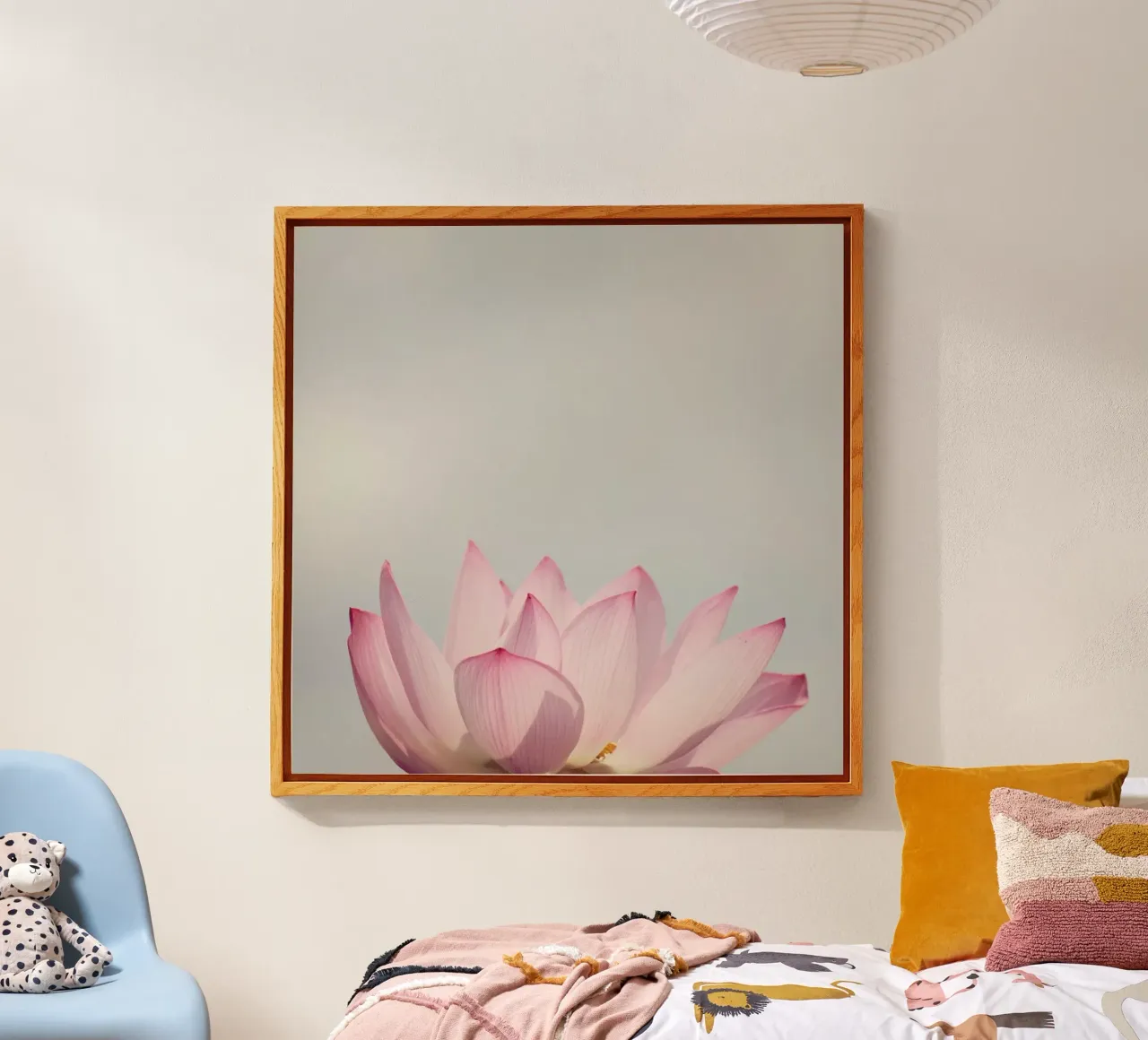 Lotus plexiglass da Catherine McDonald