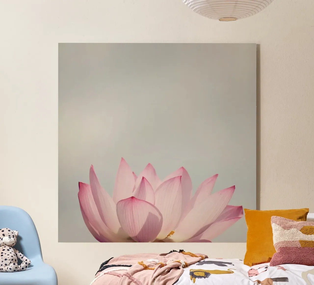 Lotus plexiglass da Catherine McDonald