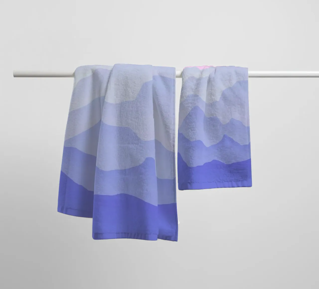 Between Blue towel by Hanna Kastl-Lungberg