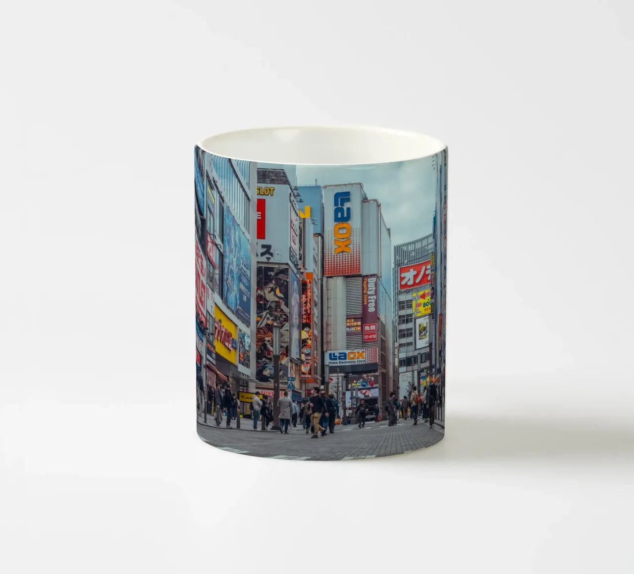 Akihabara Electric Town - Tokyo, Japan mug en céramique de Marcel Bisig