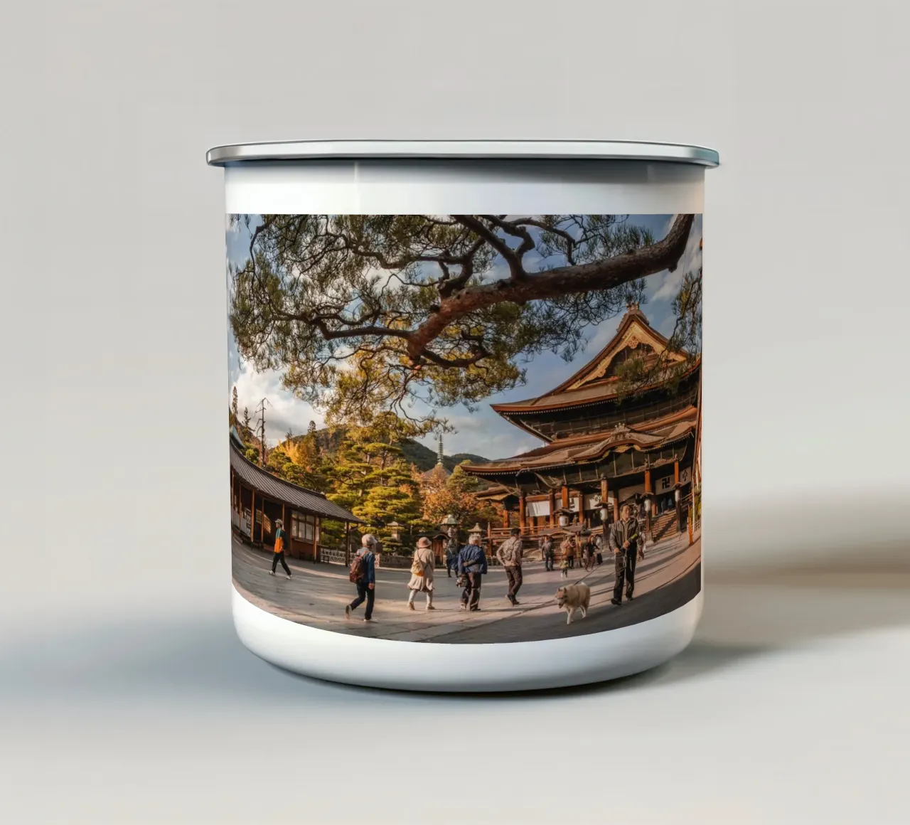 Tempio Zenkoji a Nagano, Giappone tazza in smalto da Marcel Bisig