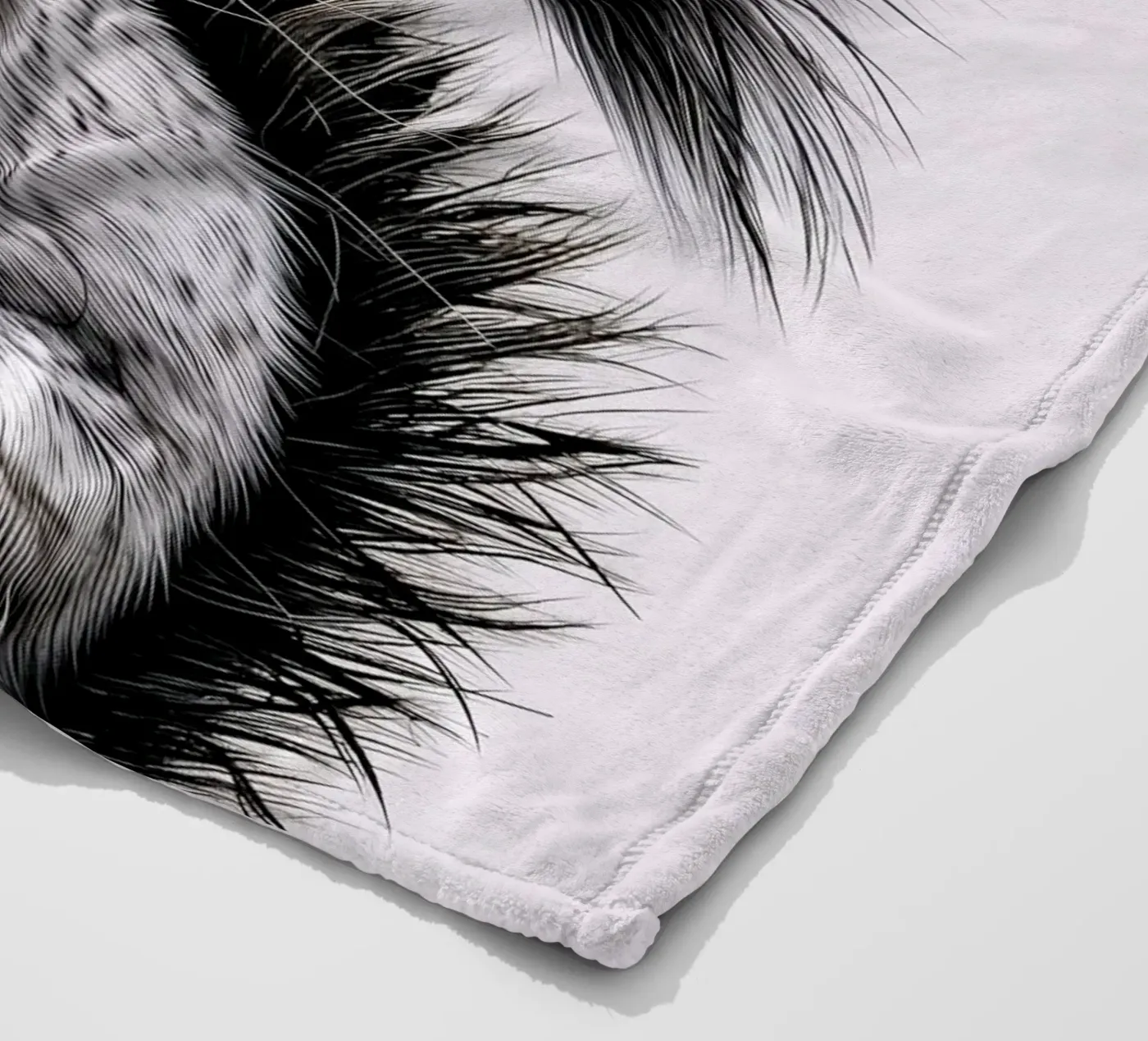 Cheeky Squirrel Fleecedecke von SnoopyAnimals