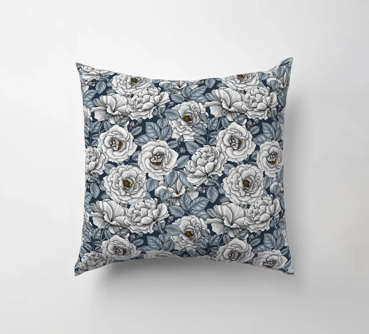 katerina Kirilova - Roseto d'argento cuscino da The Artcircle