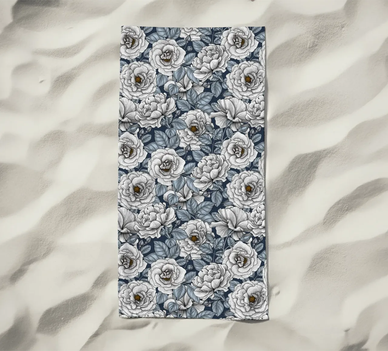 katerina Kirilova - Roseto d'argento telo mare da The Artcircle