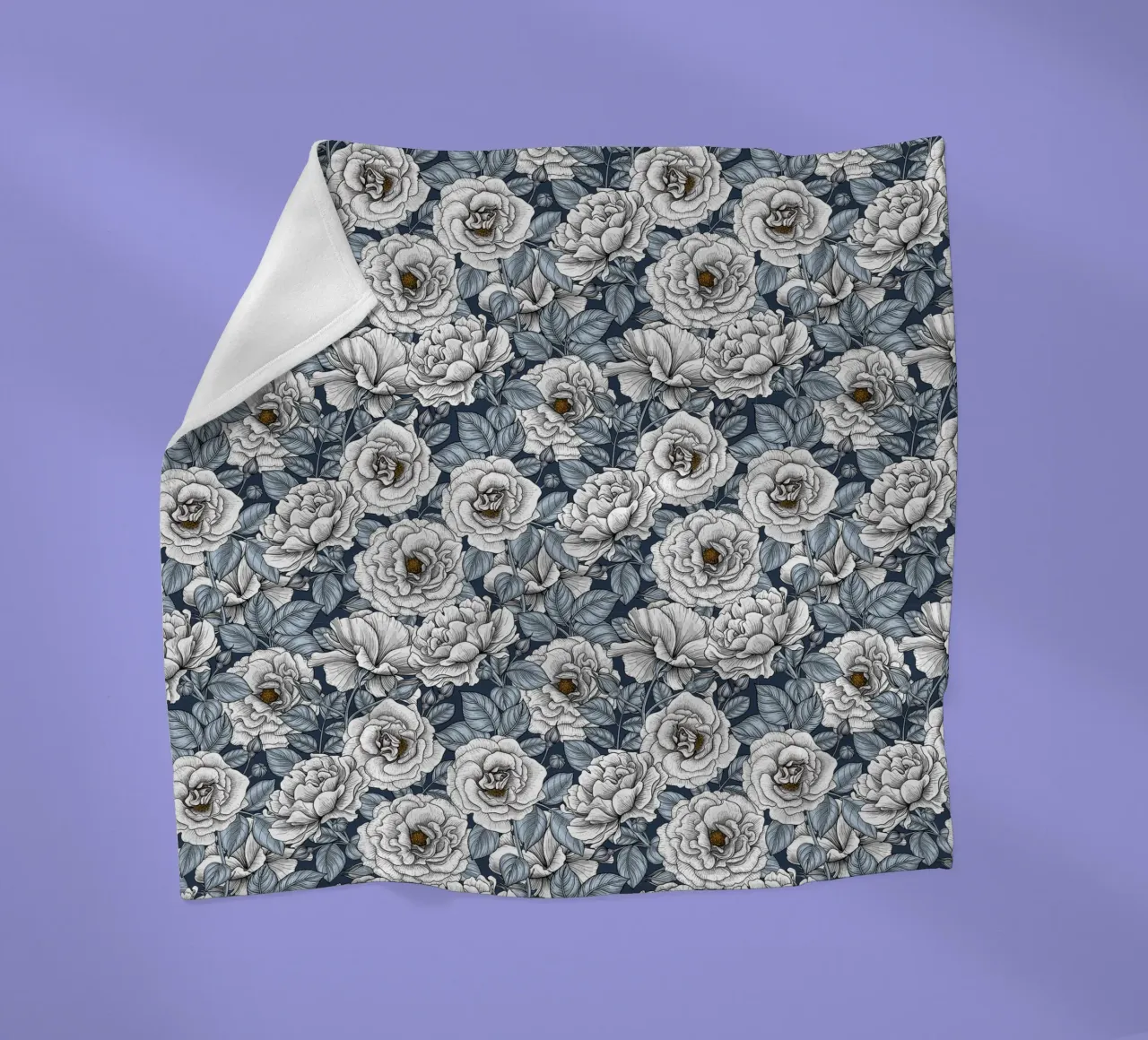 katerina Kirilova - Roseto d'argento coperta in pile da The Artcircle
