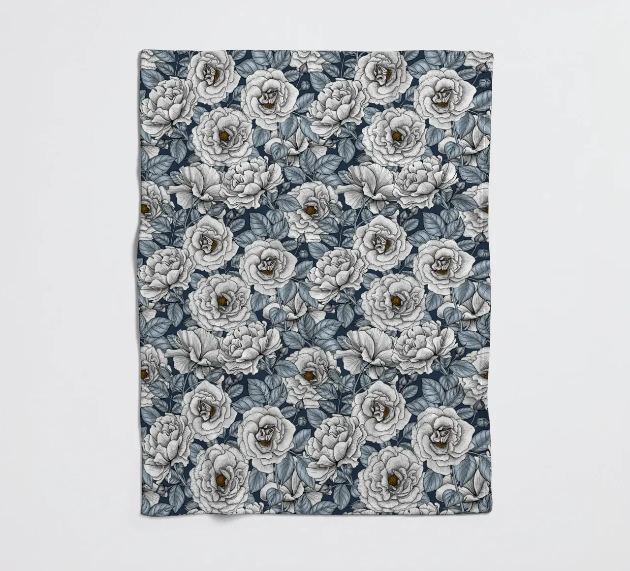 katerina Kirilova - Roseto d'argento coperta in pile da The Artcircle