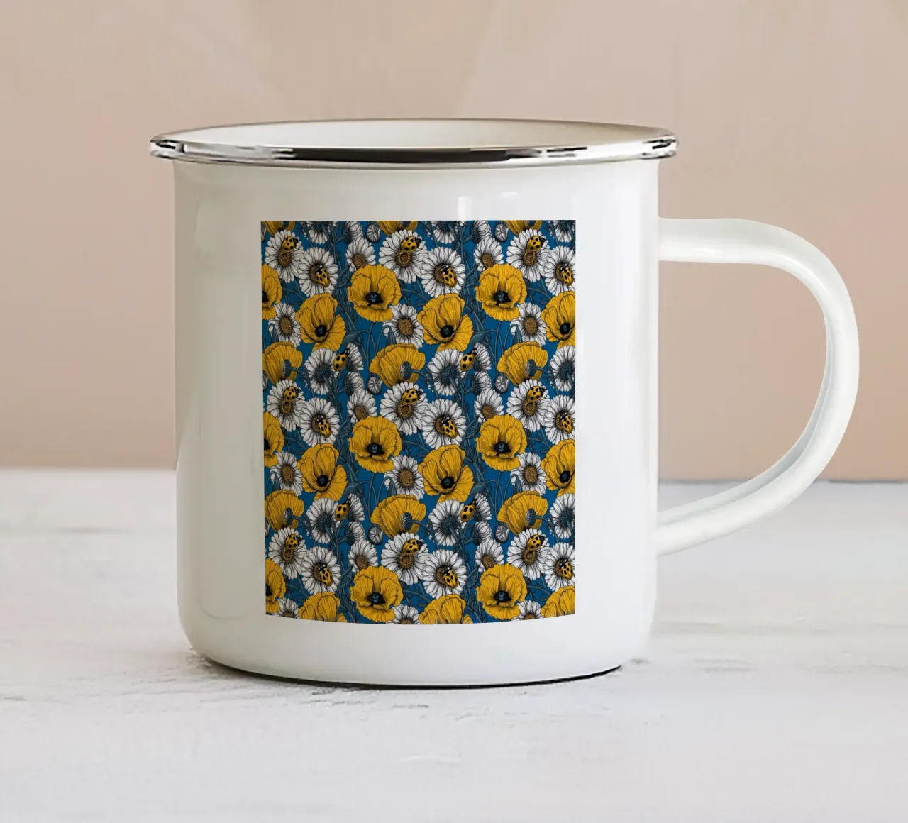 katerina kirilova - Il prato tazza in smalto da The Artcircle