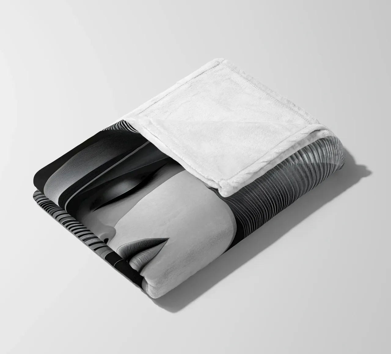 Donna con cappello in bianco e nero coperta in pile da Imagine