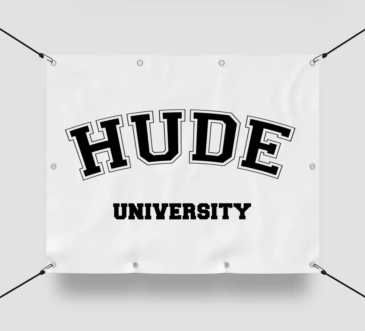 Hude University: Schriftzug in schwarz telo in pvc da Pulse of Art