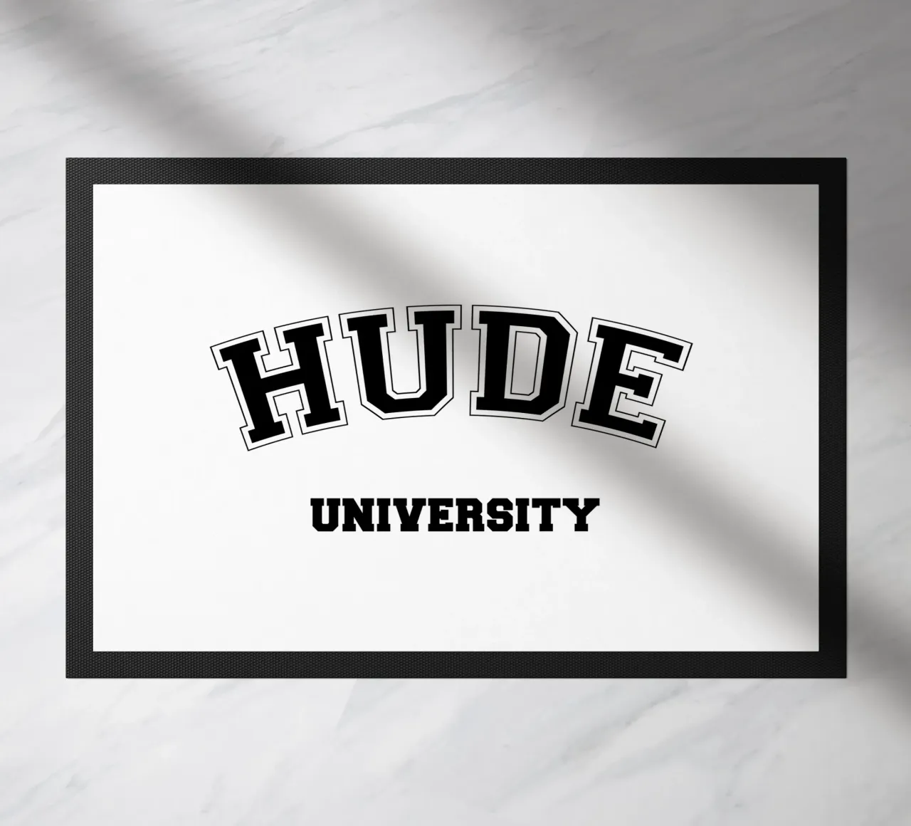 Hude University: Schriftzug in schwarz zerbino da Pulse of Art
