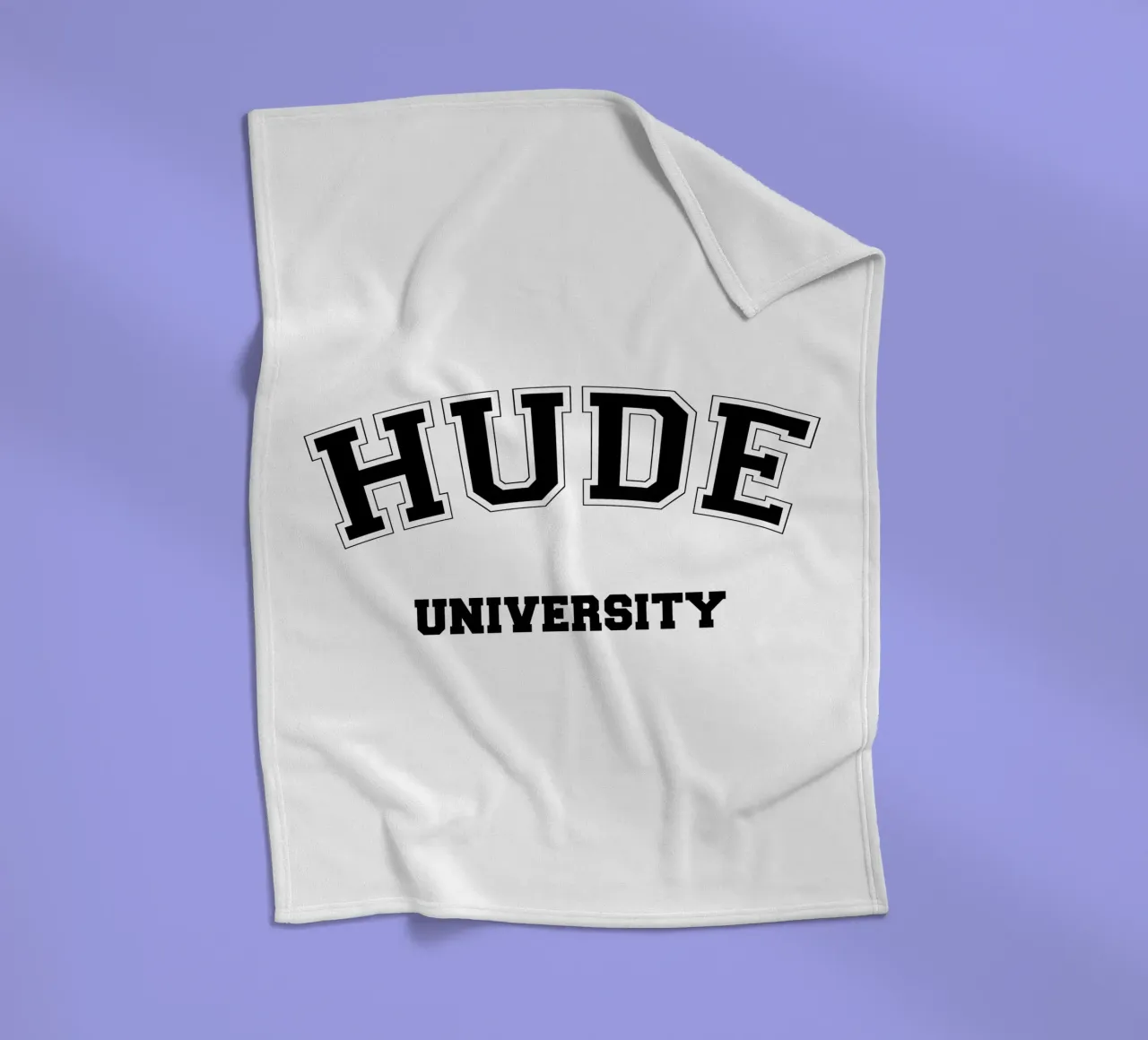 Hude University: Schriftzug in schwarz coperta in pile da Pulse of Art