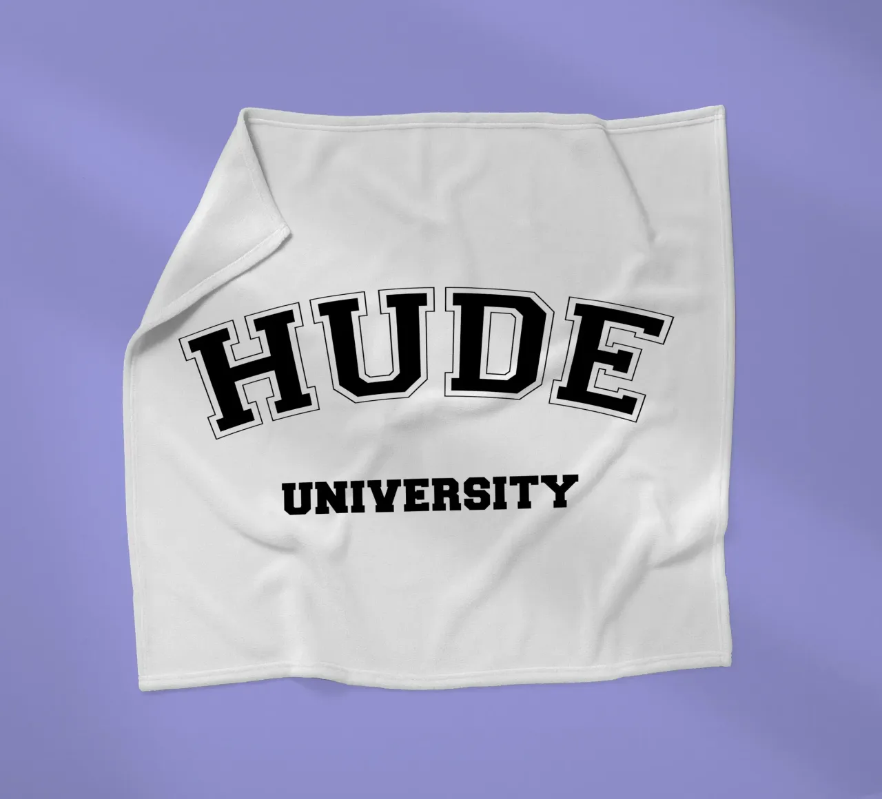 Hude University: Schriftzug in schwarz coperta in pile da Pulse of Art