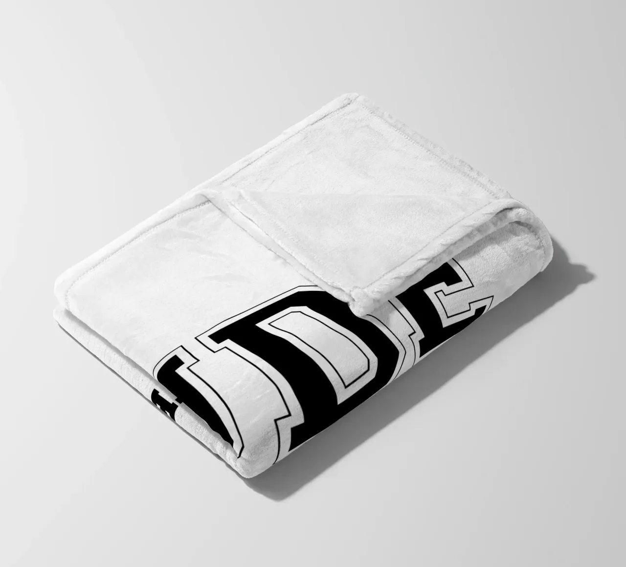 Hude University: Schriftzug in schwarz coperta in pile da Pulse of Art