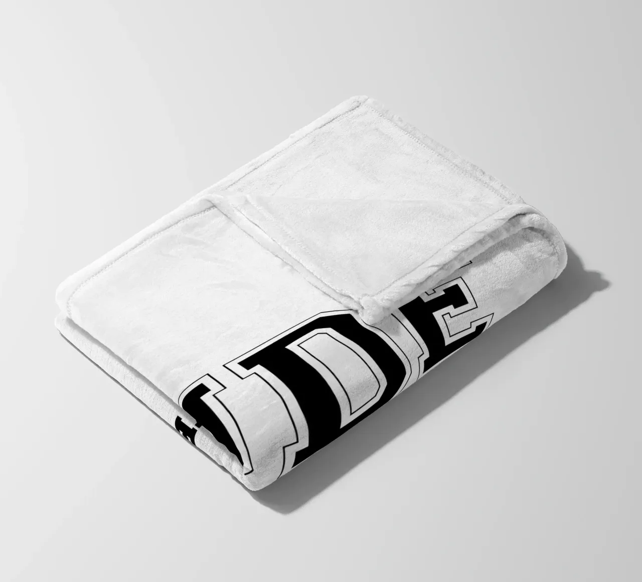 Hude University: Schriftzug in schwarz coperta in pile da Pulse of Art