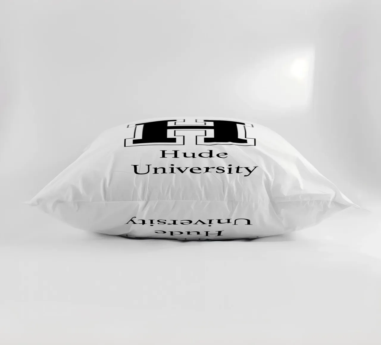 Hude University: Großes H cuscino da Pulse of Art