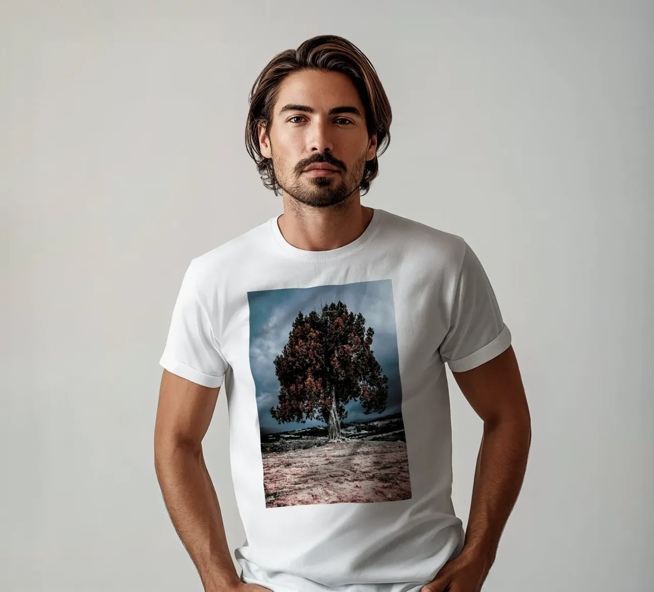 The Red Giant Tree t-shirt da Pale Grain