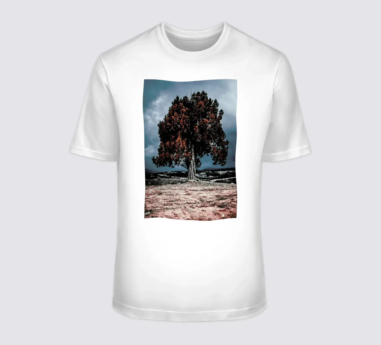The Red Giant Tree t-shirt da Pale Grain