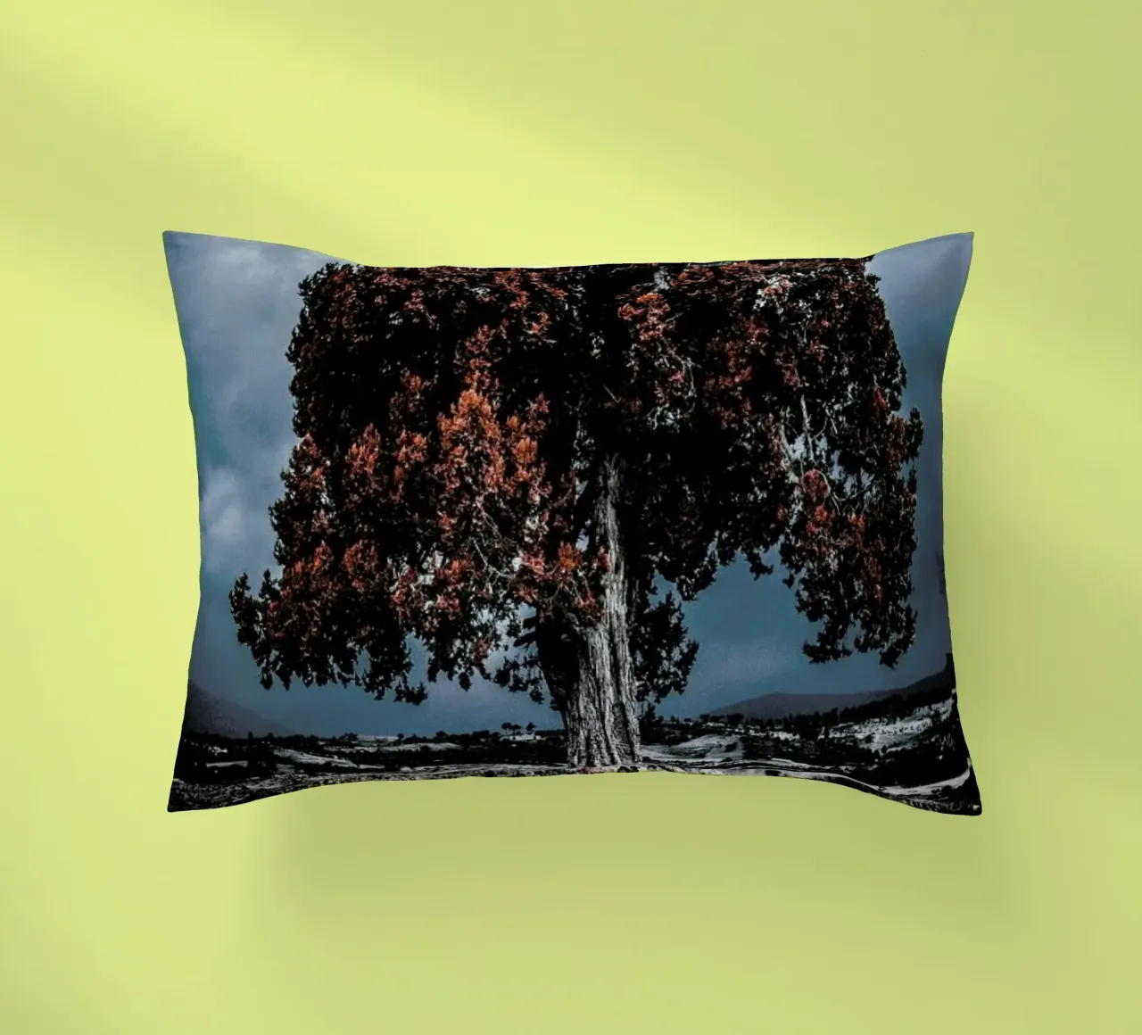 The Red Giant Tree cuscino da Pale Grain