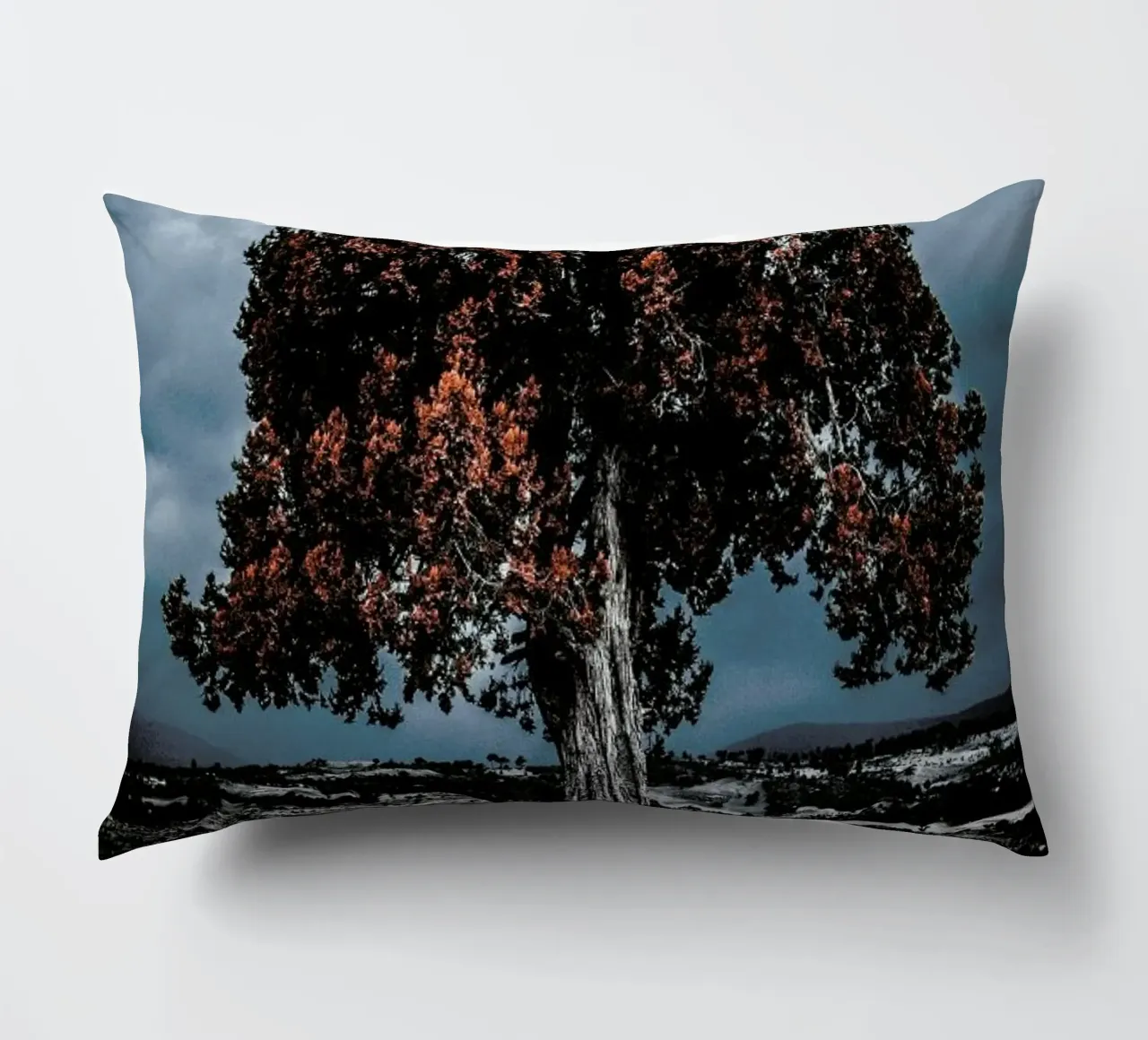 The Red Giant Tree cuscino da Pale Grain