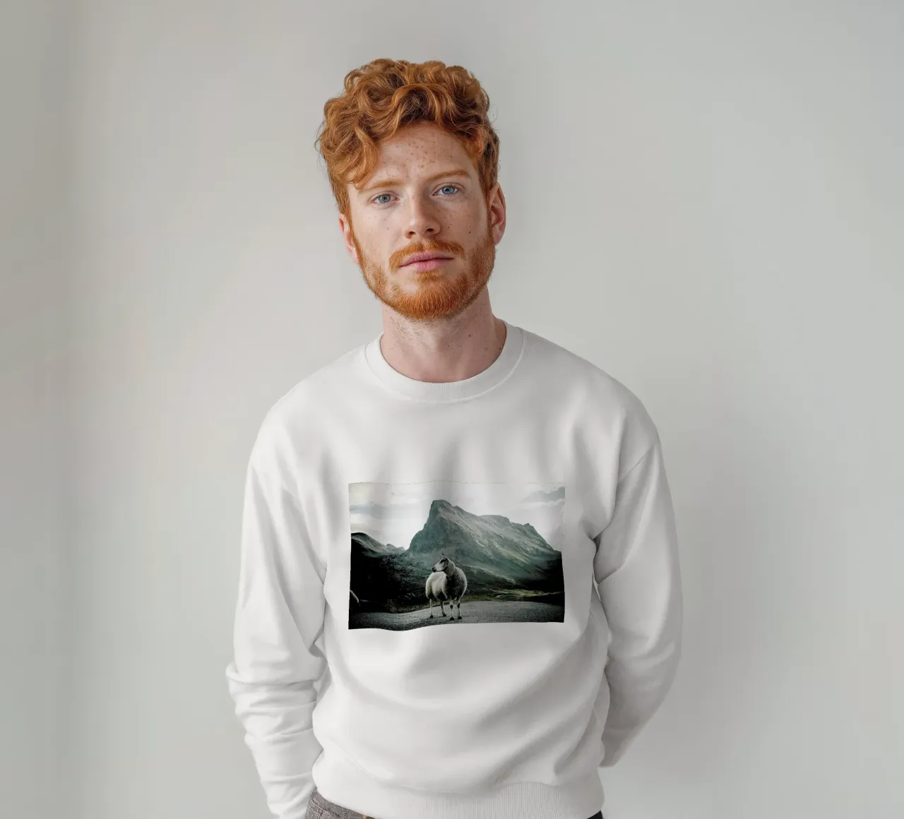 Sheep 1 sweatshirt van Chris Abatzis