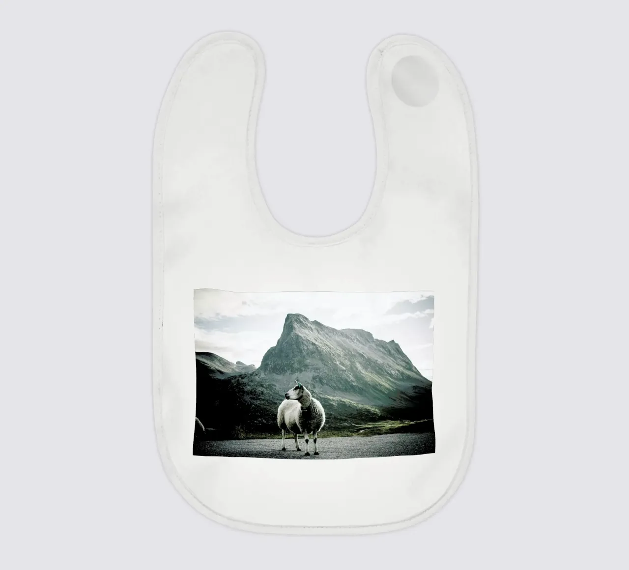 Sheep 1 bavaglino da Chris Abatzis