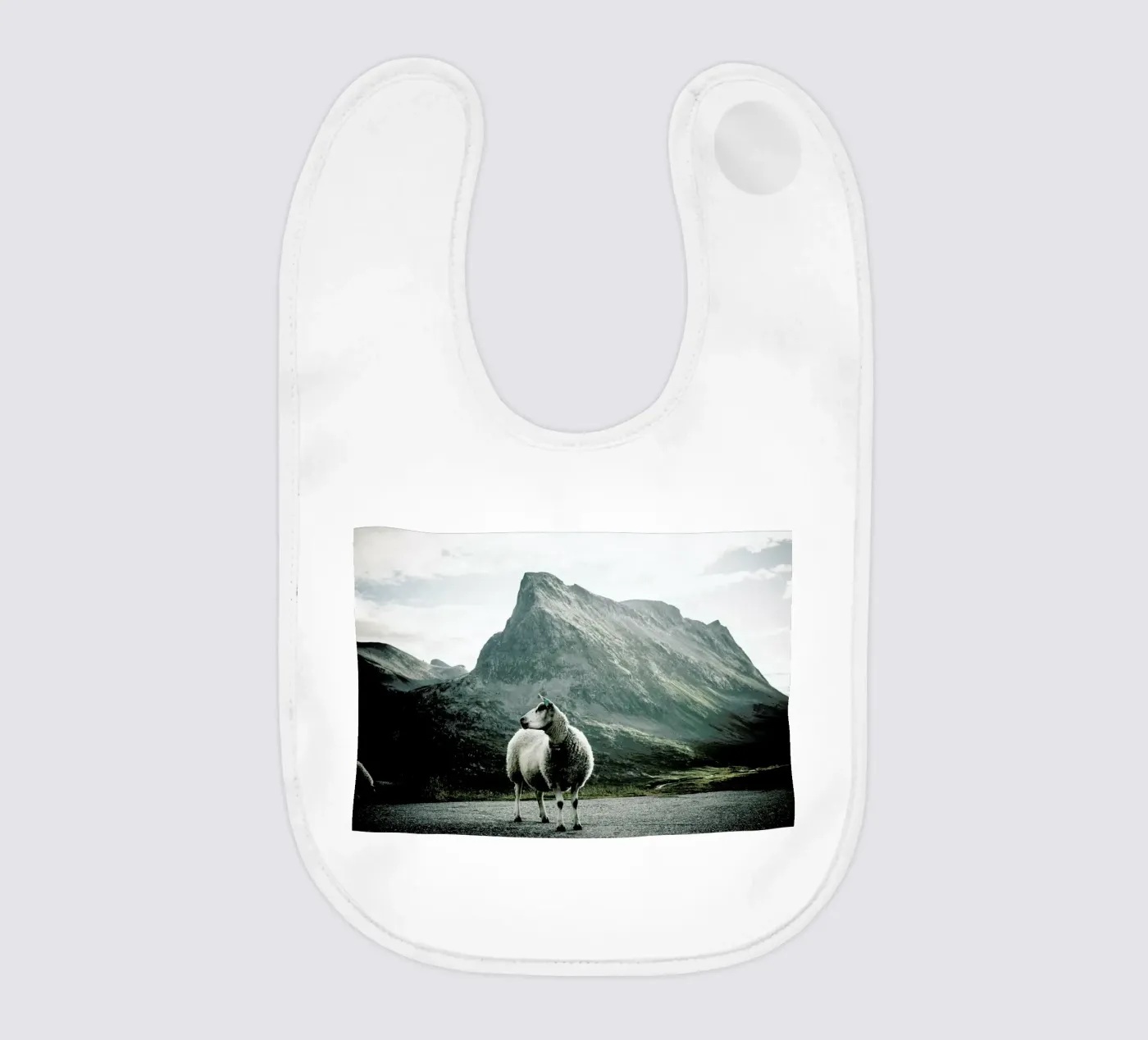 Sheep 1 bavaglino da Chris Abatzis