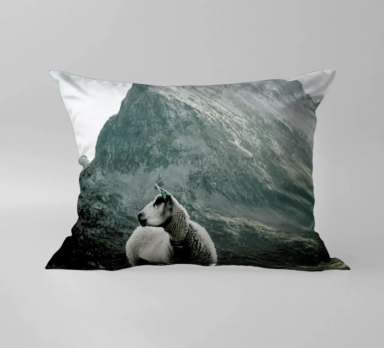 Sheep 1 cuscino da Chris Abatzis