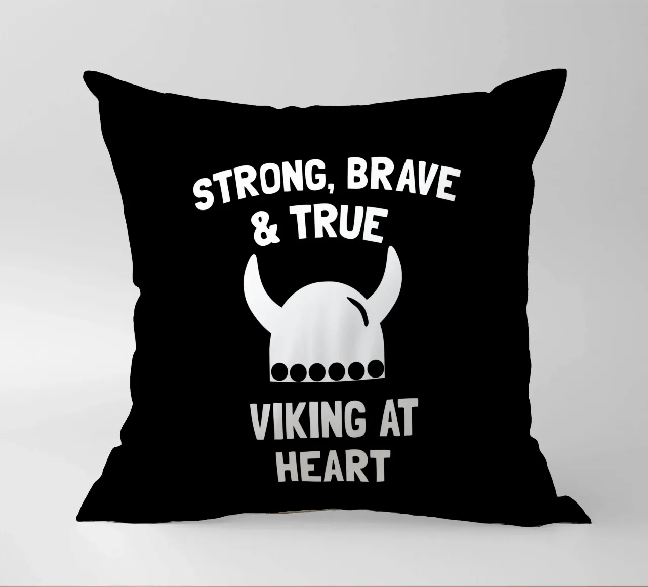 Strong, brave and true viking at heart cuscino da happieeagle