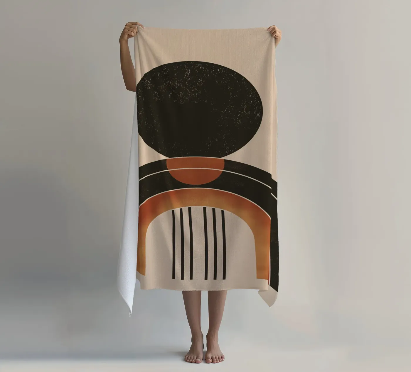 Abstrakte Harmonie Strandtuch von Whole©