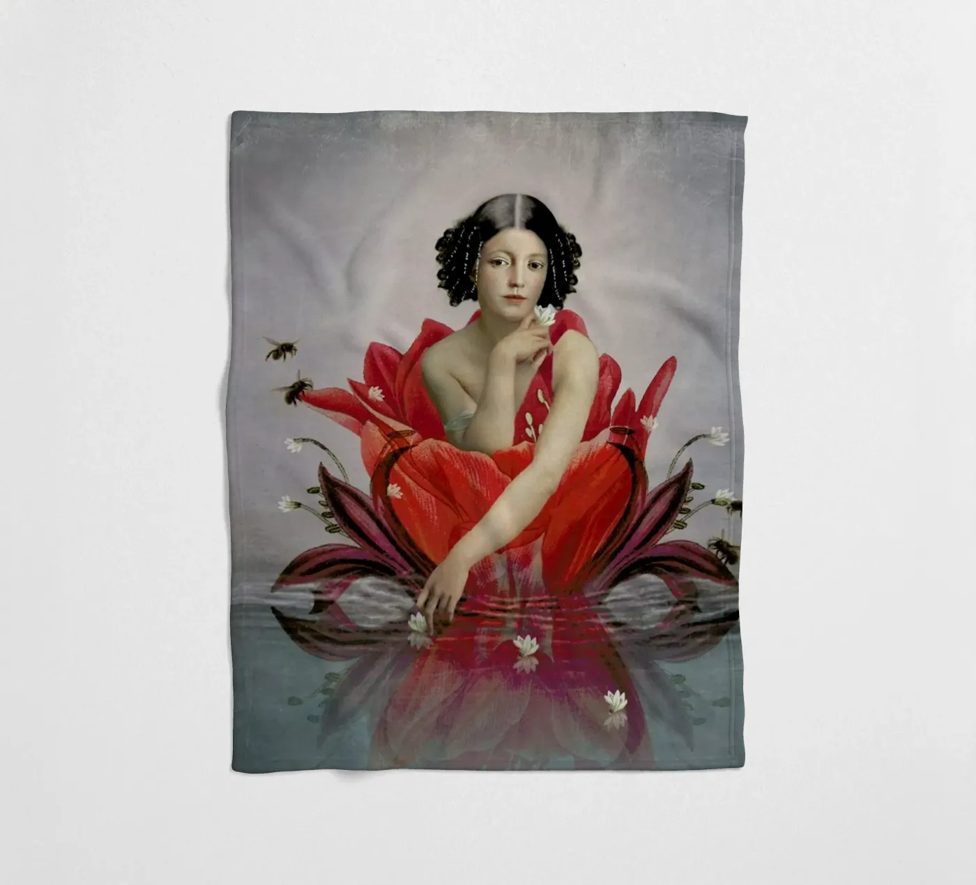 Floating Flower Fleecedecke von Catrin Welz-Stein