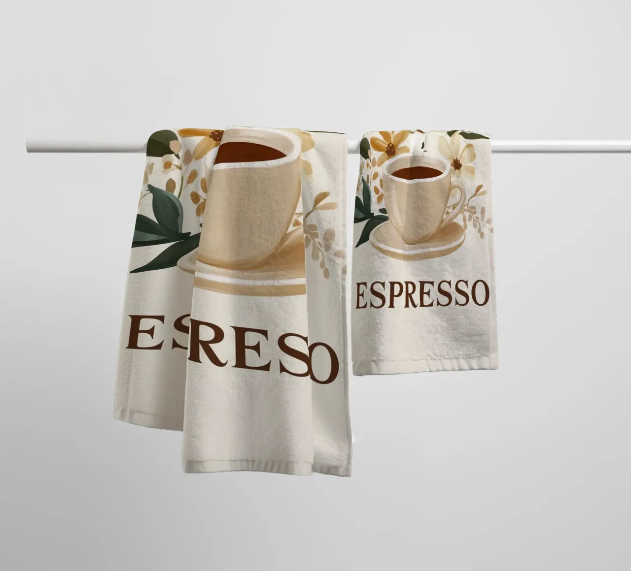 Espresso vintage con bouquet di fiori asciugamano da bagno da Carinaprint